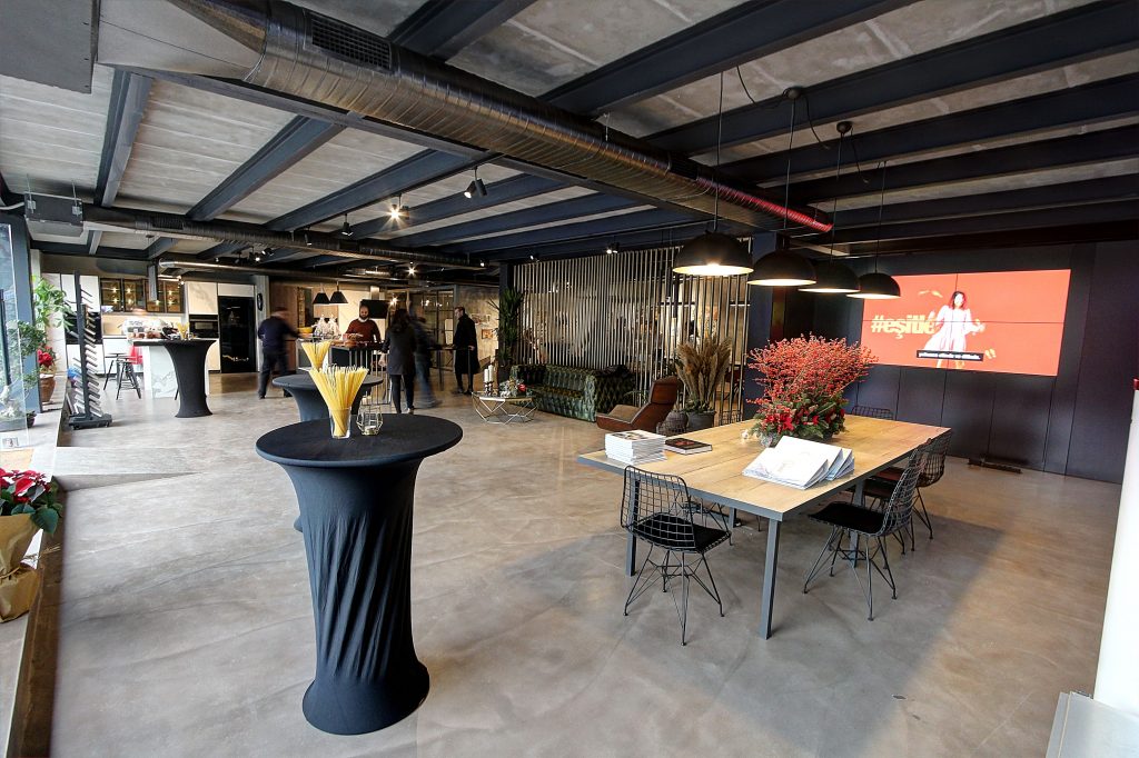 1545723056_Arcelik_Kurumsal_Cozumler_Showroom_Bulteni_Gorseli_1