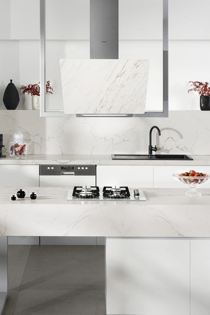 STRONG_WALLMOUNTEDHOOD_03_72DPI