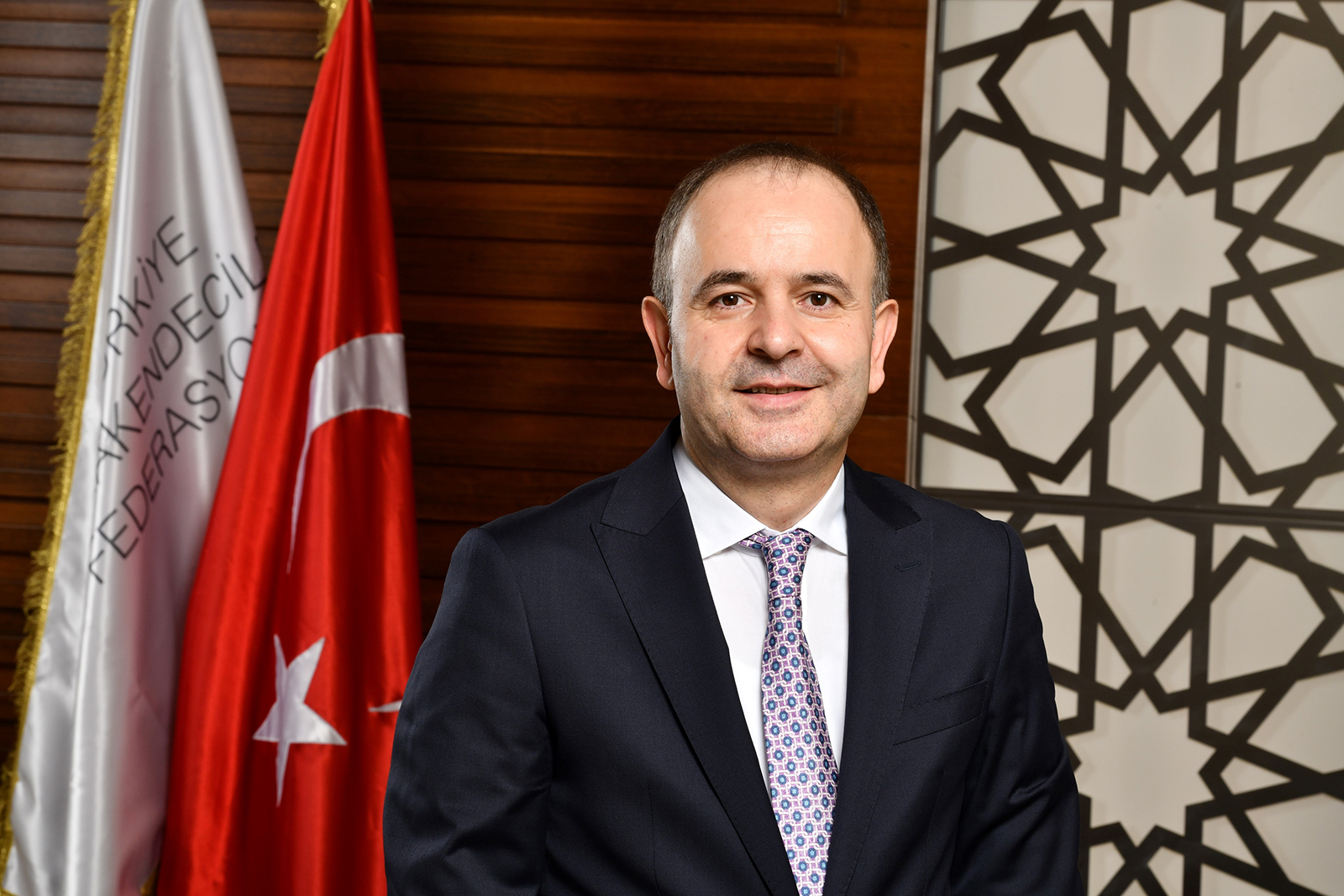 turkiye perakendeciler federasyonu nun yeni baskani omer duzgun oldu dagitim kanali beyaz esya dergisi