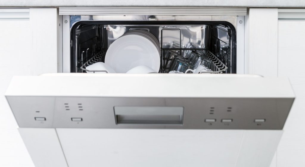 open-dishwasher-with-clean-dishes-855D44P - Kopya