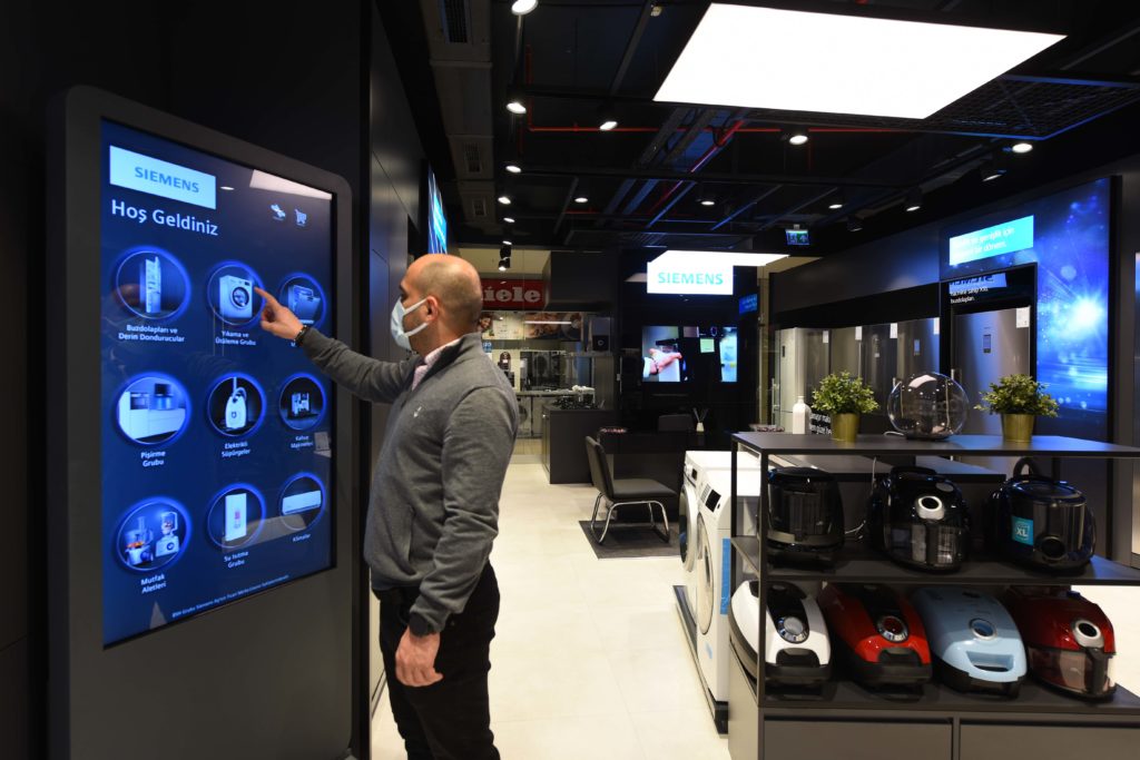 1622445155_Siemens_showroom__3_