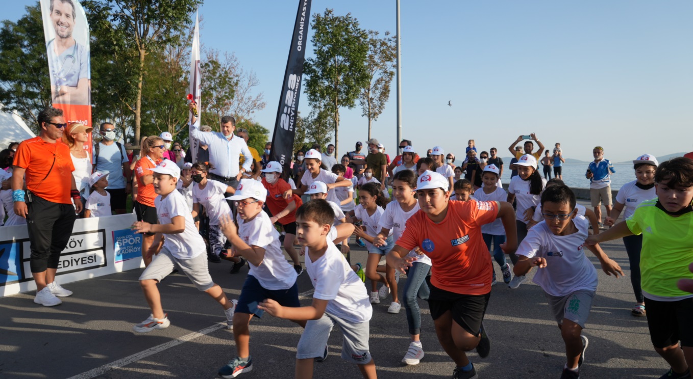 “Bir Adım Sağlık”, Kadıköy Yarı Maratonu Sağlık Hizmetleri Sponsoru ve Çocuk koşusu sponsoru oldu