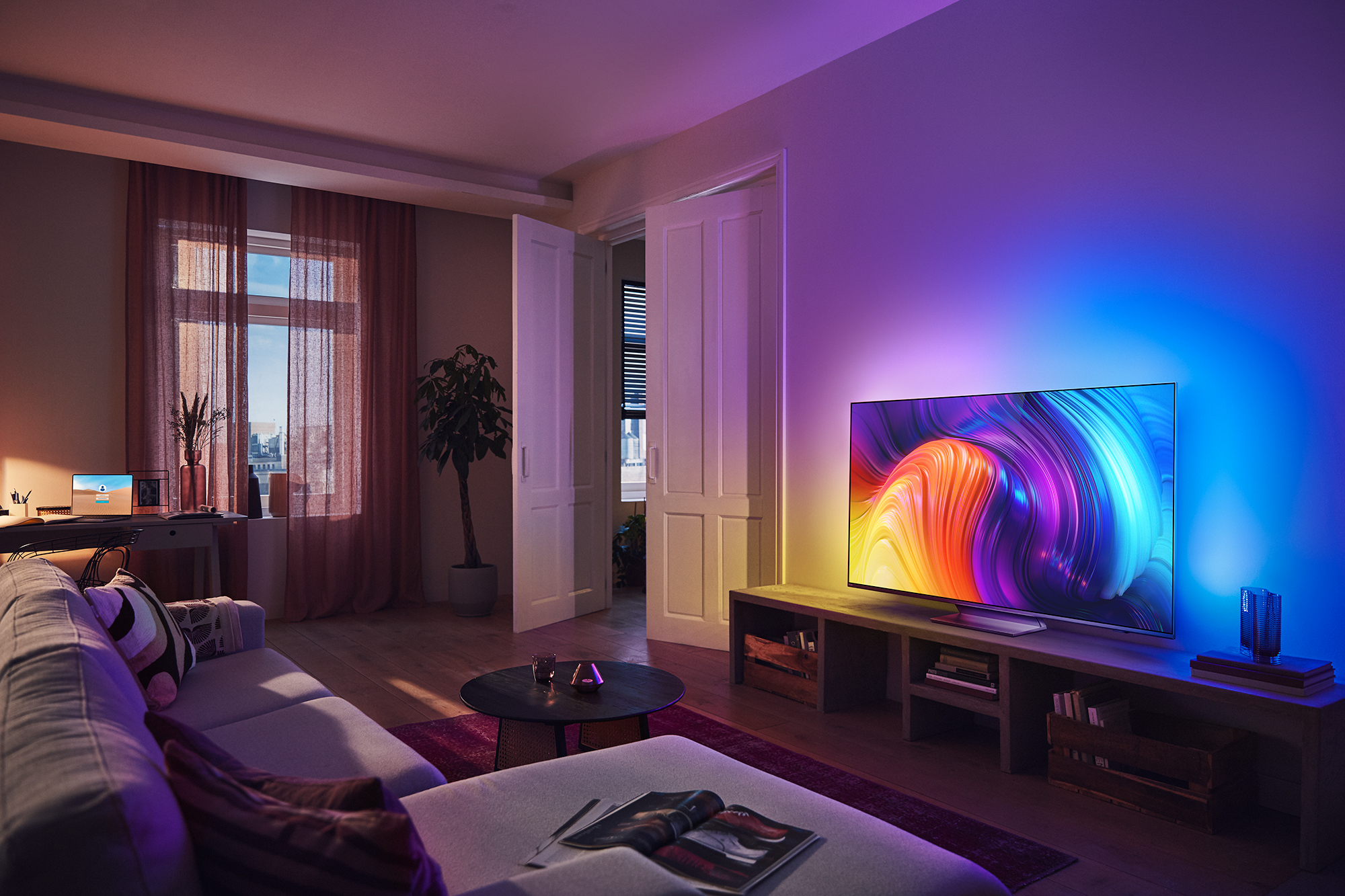 Philips TV’nin yeni süperstar televizyonlarıyla seyir ve oyun deneyimi yoğunlaşıyor