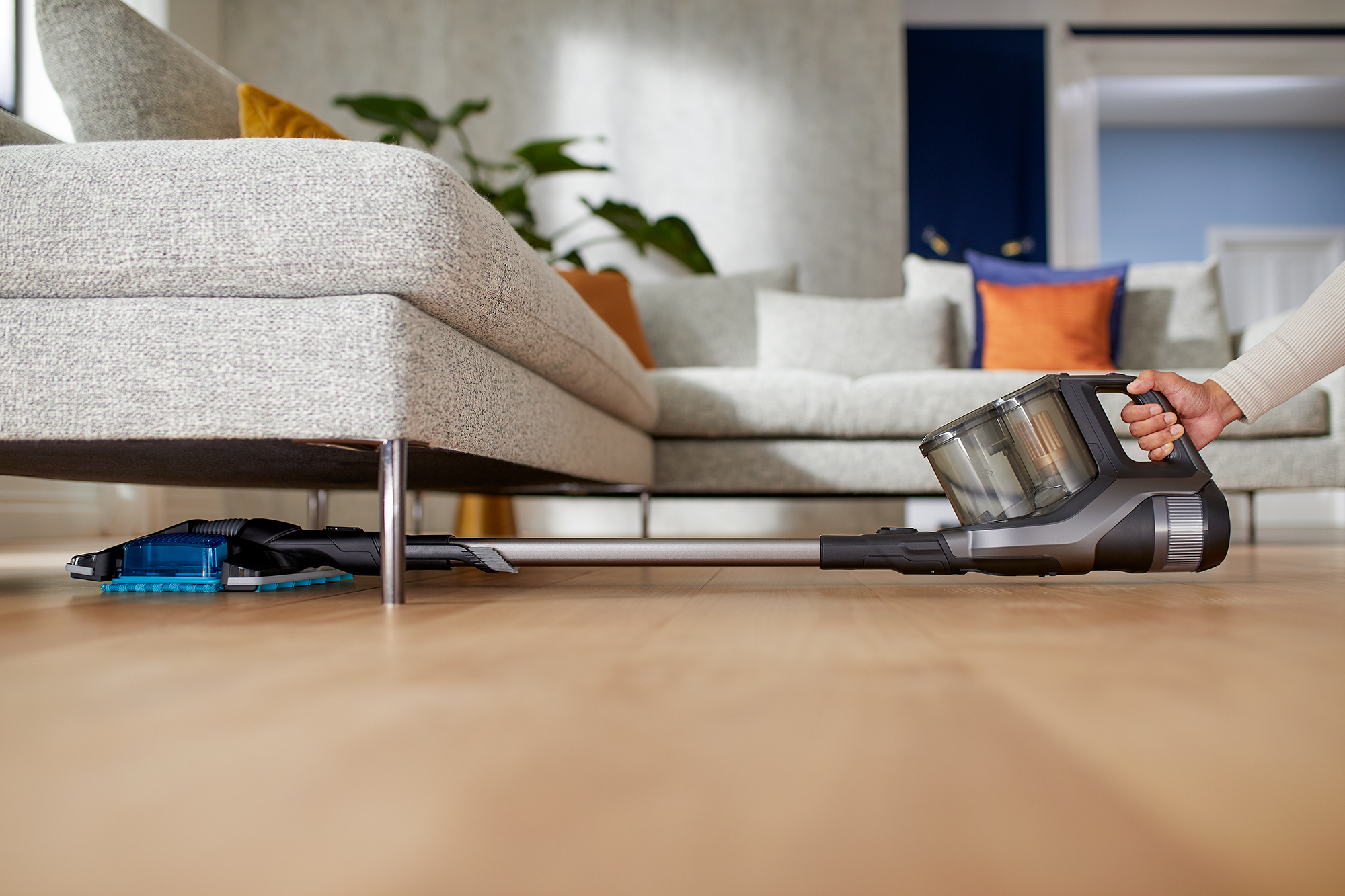 Türkiye’nin hem silip hem de süpürme özelliğine sahip ilk kablosuz dik süpürgesi