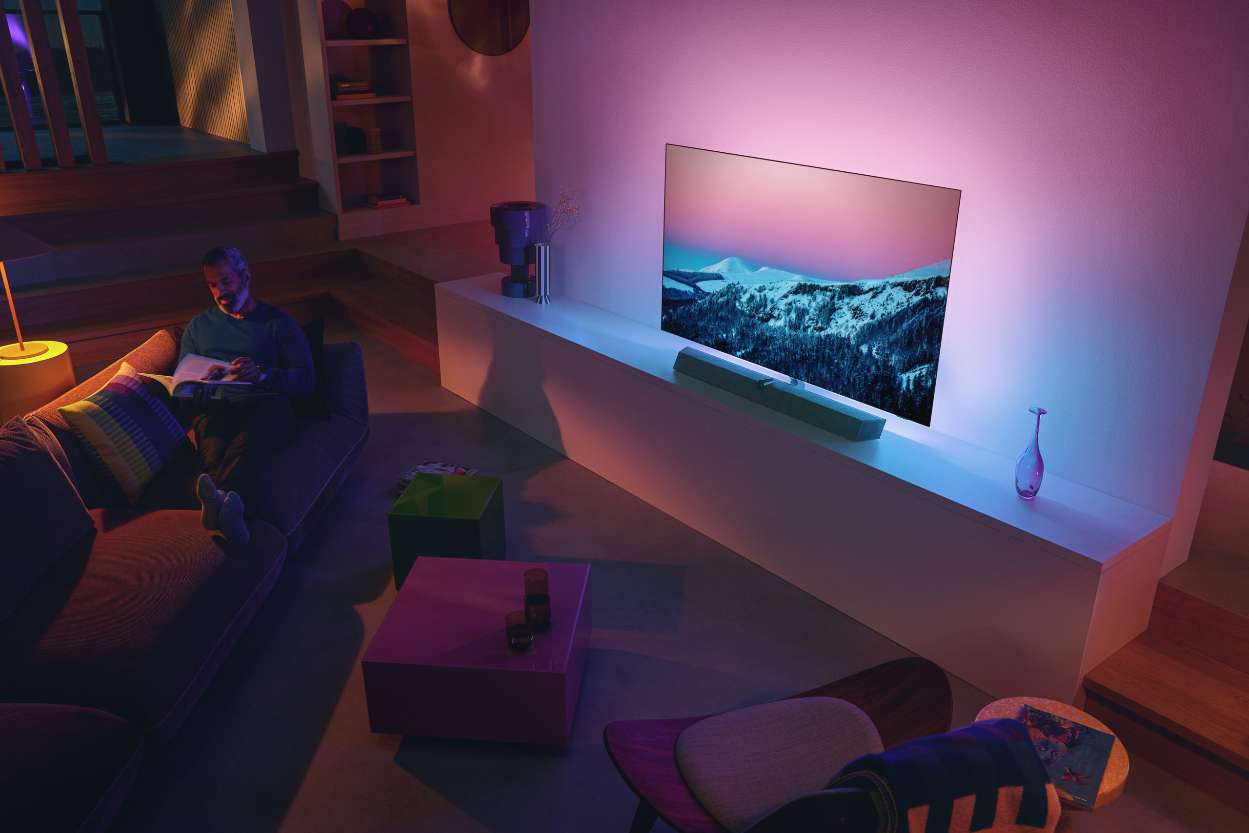 Yeni tasarım Philips OLED+937, OLED907 ve PML9507 model televizyonlar sinema deneyimi yaşatıyor