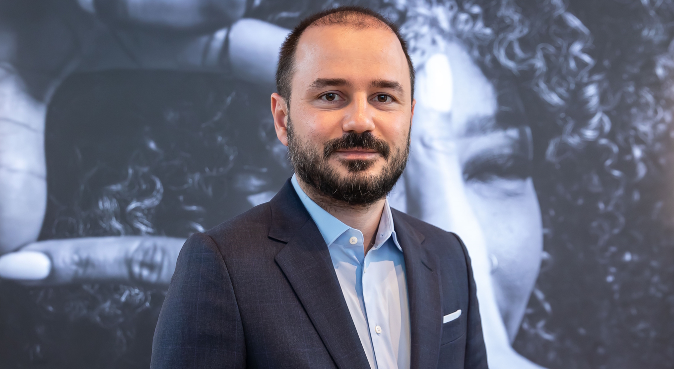 Fakir Hausgeräte Satış ve Pazarlama Grup Başkanı Muhammet Fatih Saruhan: “Yeni mağazamızda müşterilerimize ürünleri deneyimleme ve diğerleriyle karşılaştırma imkânı sunuyoruz”