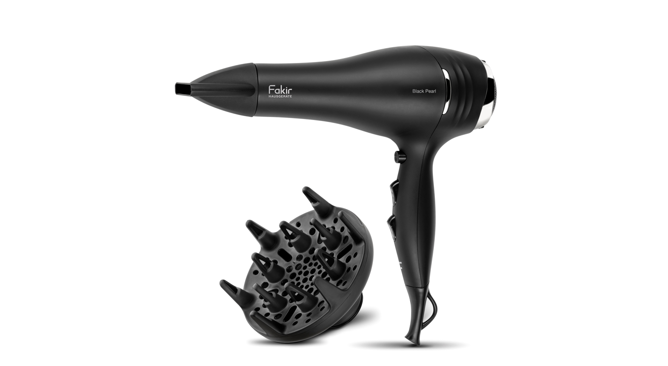 Fakir Hausgeräte’nin birbirinden farklı özelliklerdeki saç kurutma makineleri, saçları sağlıklı kurutuyor ve şekillendiriyor