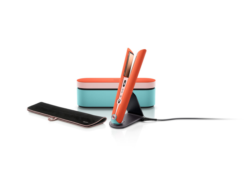 1701931993_HS03_MABPIVE_070_RGB_FacingFront_Case_HeatMat_BLK_StandToRight_A4_REFW