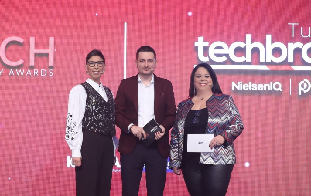 1708931264_Nur_Serenli_Necip_Murat_Didem___ekerel_Erdo__an