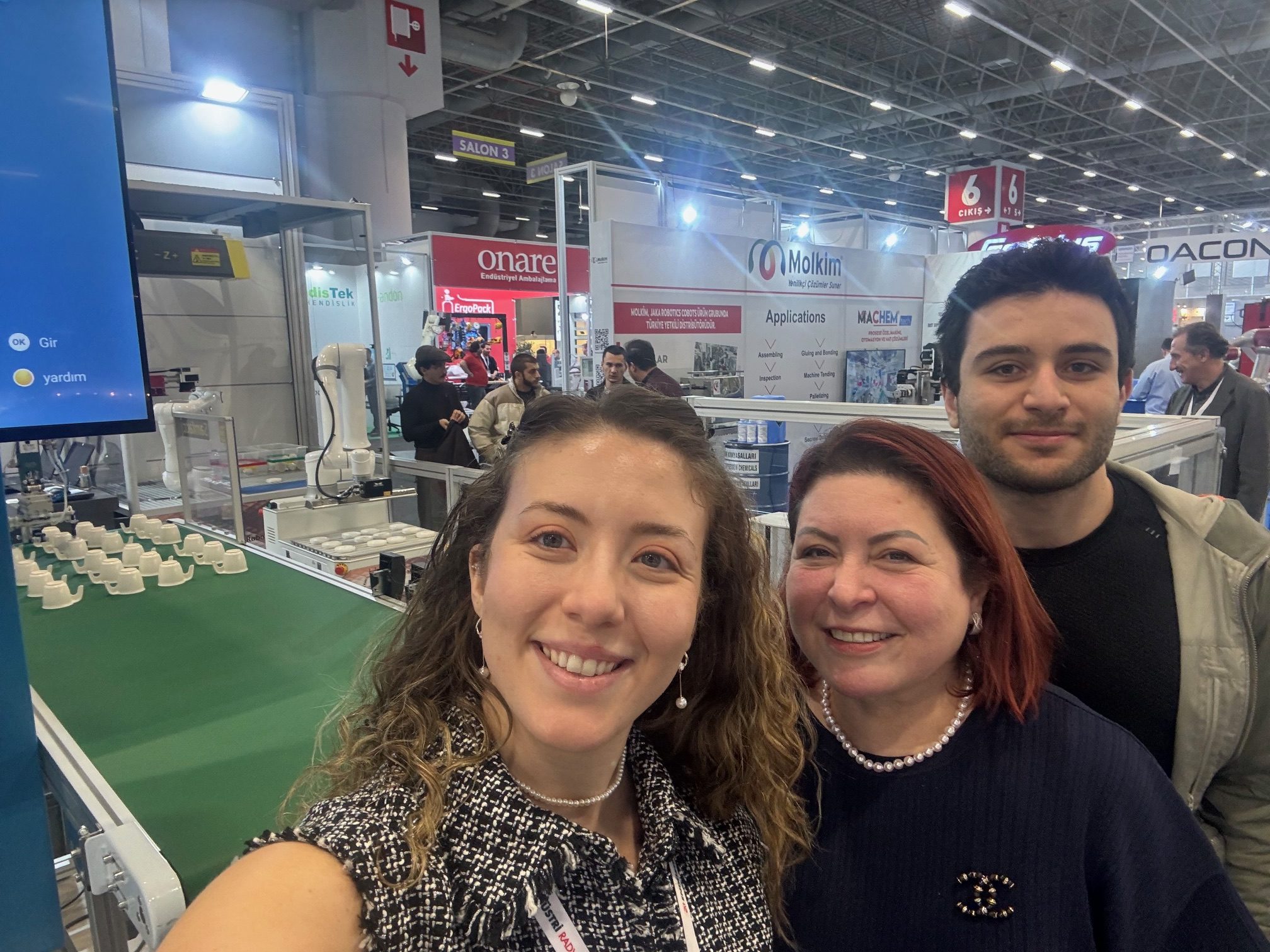 Senur Akın Biçer: “Anneler, mutlu olduğunda çocuklar da mutlu oluyor”