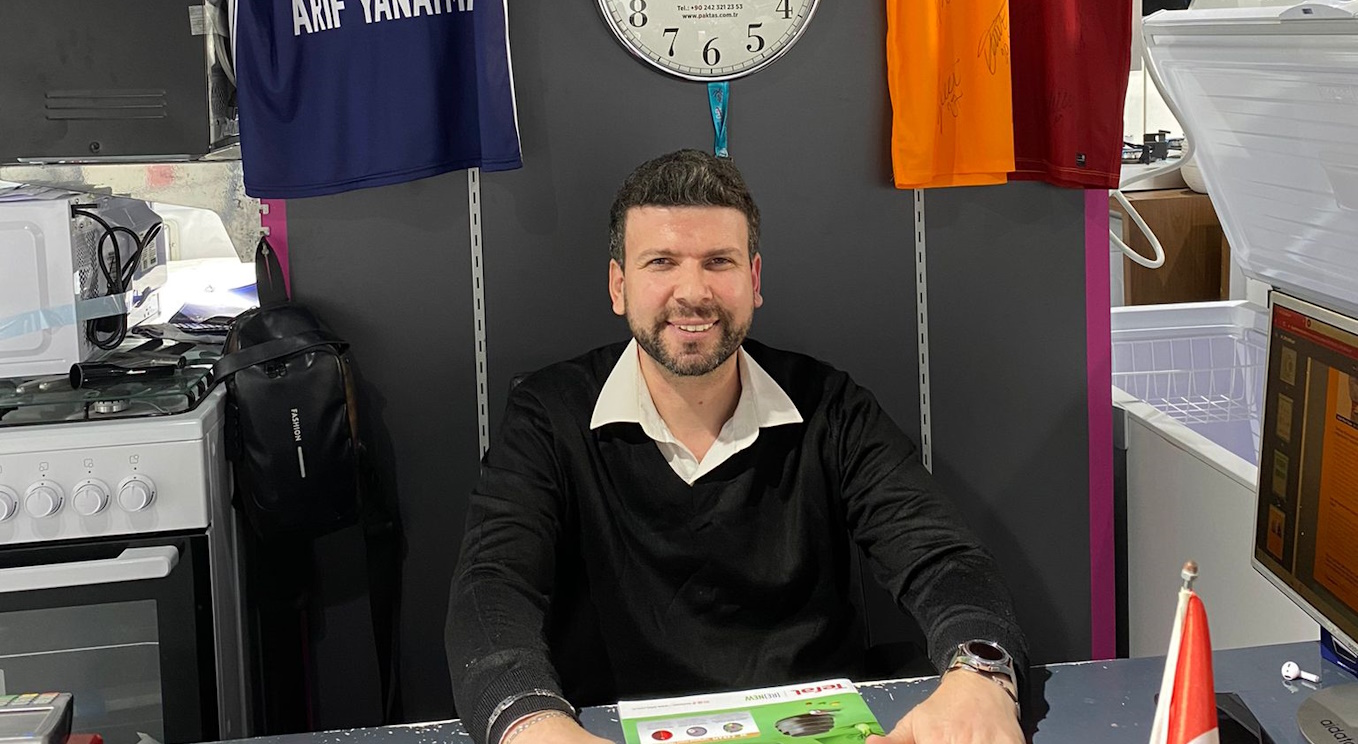 Dükkân ile öyle özdeşleşmiştim ki “Acaba ben şu perdenin arkasında mı doğdum” diye düşünürdüm çocukken