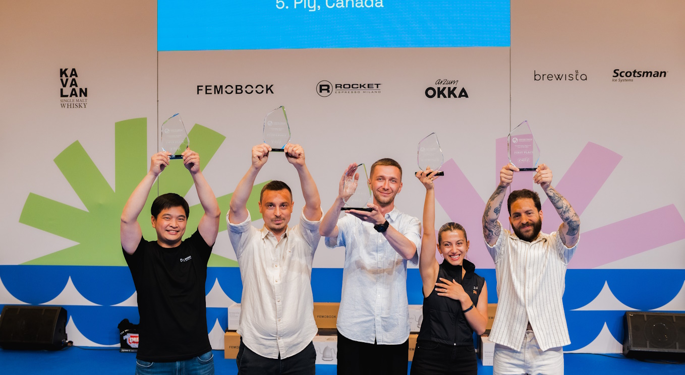 Cezve/İbrik Dünya Şampiyonası Arzum OKKA ana sponsorluğunda World of Coffee Kopenhag’da gerçekleştirildi