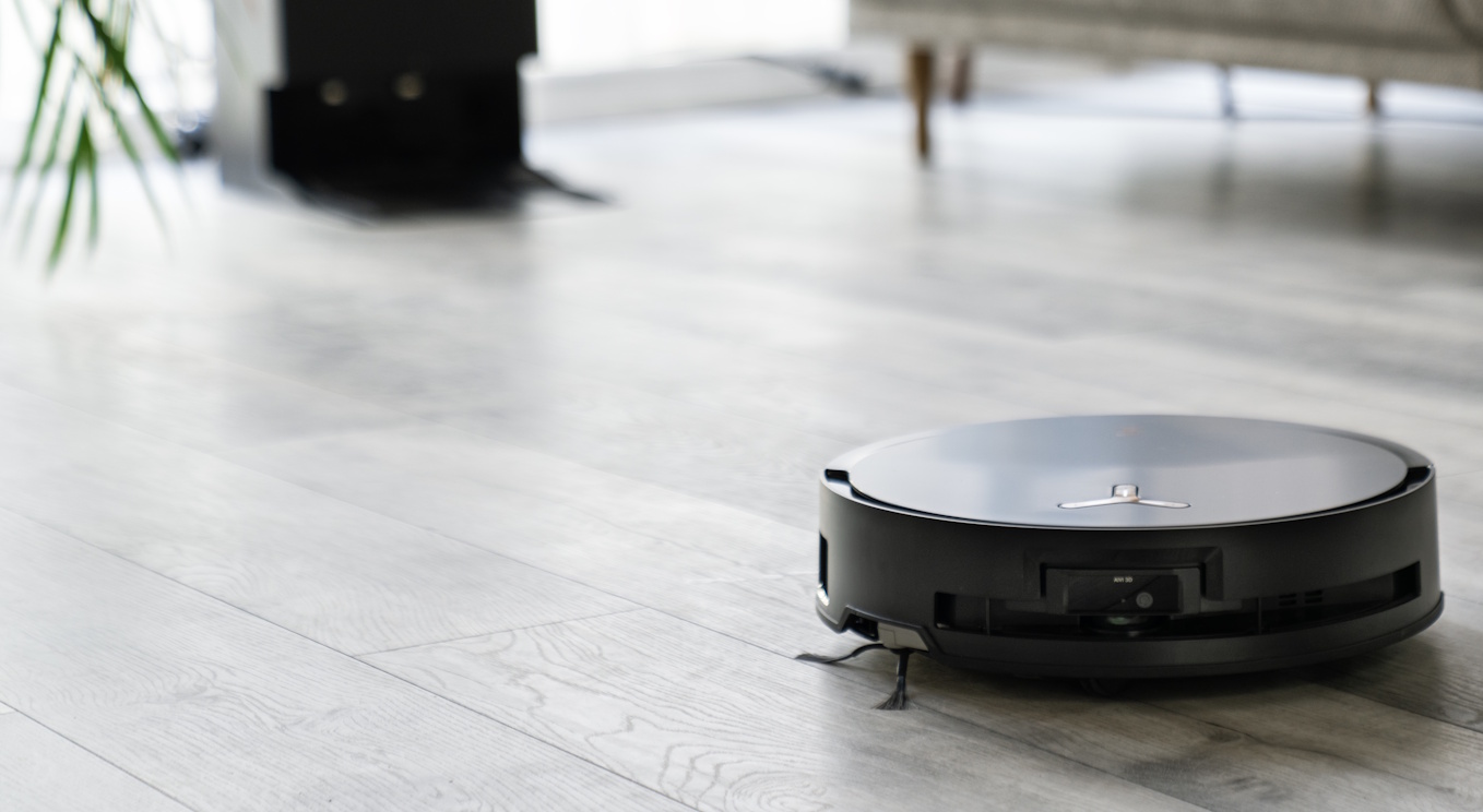 Akıllı Süpürge Değil, Akıllı Yardımcı: ECOVACS DEEBOT X8 PRO OMNI