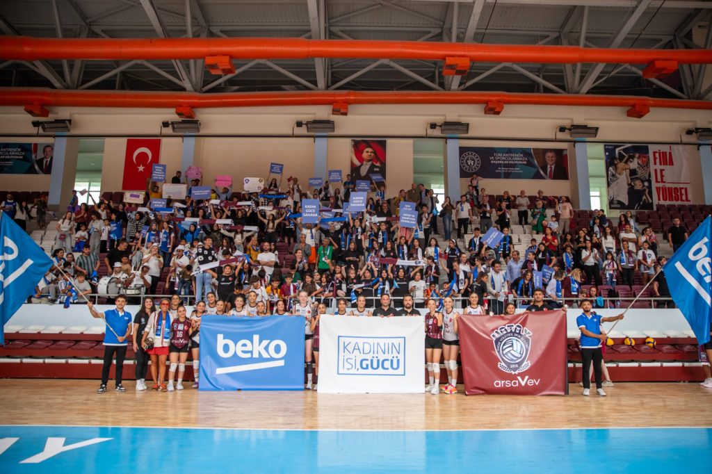 1760598210_Beko_Hatay_Kadin_Voleybol_Takimi_Sponsorlugu_2