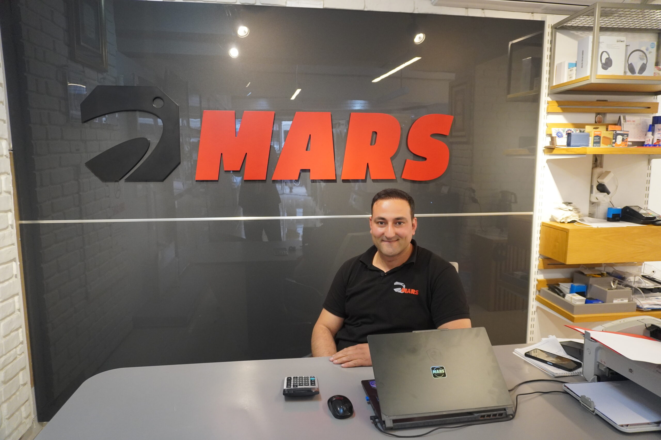 Çok sayıda markayı aynı çatı altında bulunduruyoruz